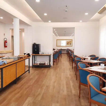 塞丽娜酒店 酒店 3*
